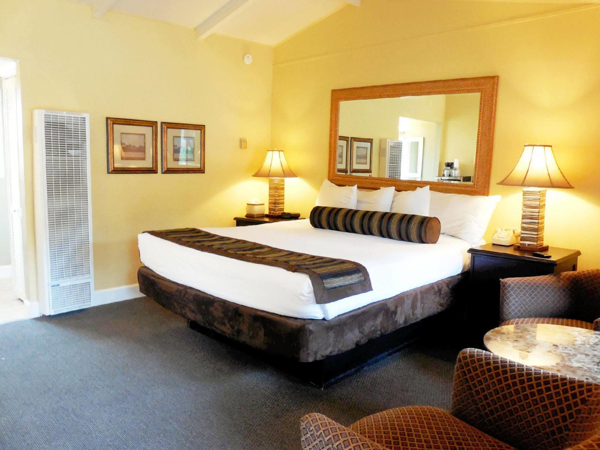 Monterey Peninsula Inn Pacific Grove Exterior photo